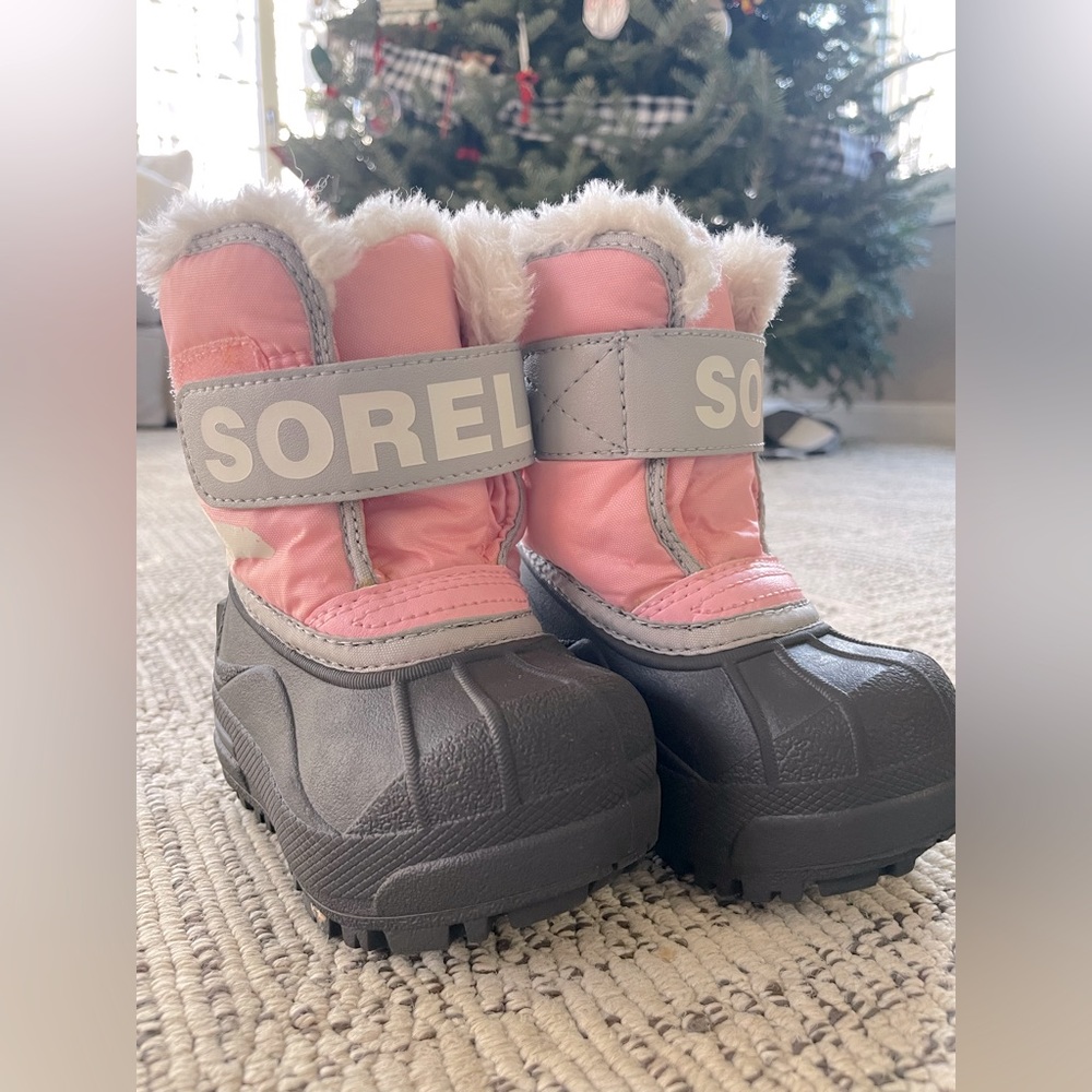 Sorel Commander Toddler Girls snow boots. Size 4